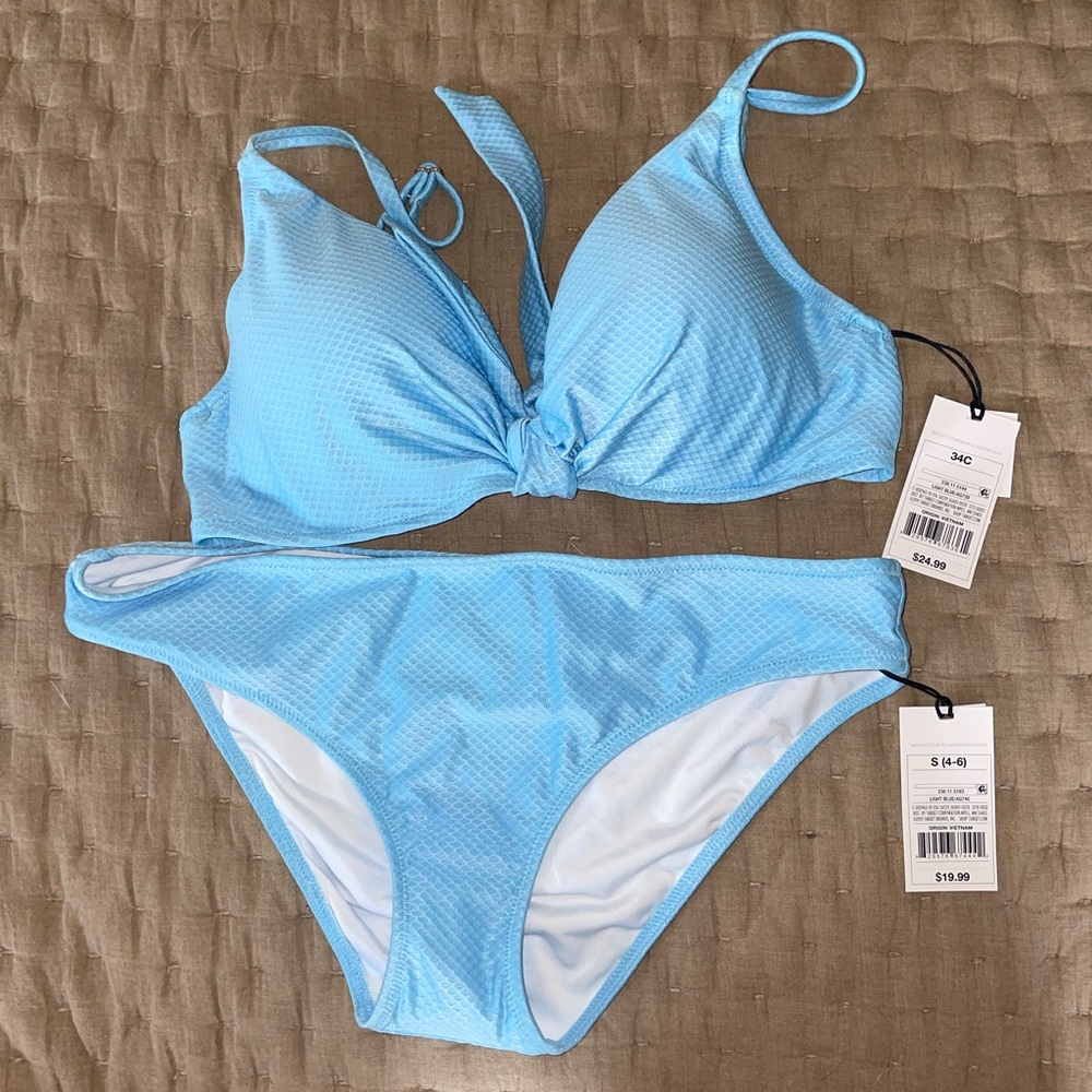 NWT Shade & Shore bikini. Blue color. Top 34C, bottoms size S.